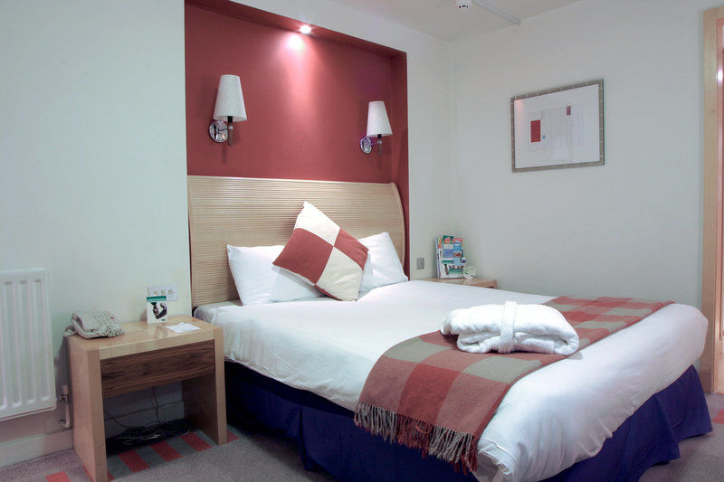 Hotel By Ihg